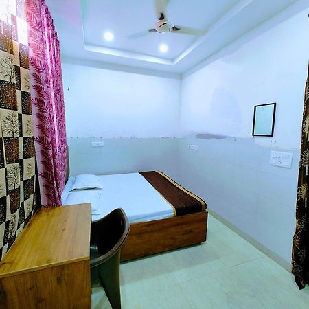 Hotel Yolo- Chandīgarh 外观 照片