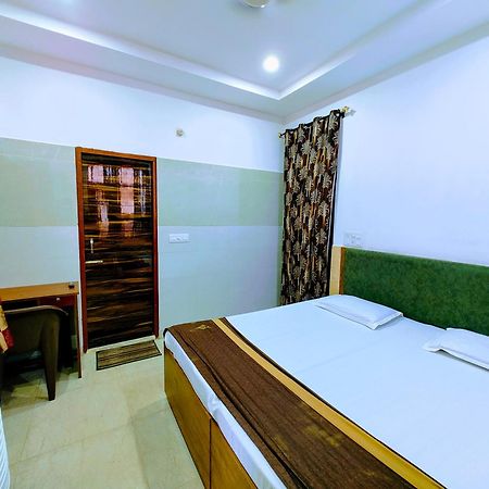 Hotel Yolo- Chandīgarh 外观 照片