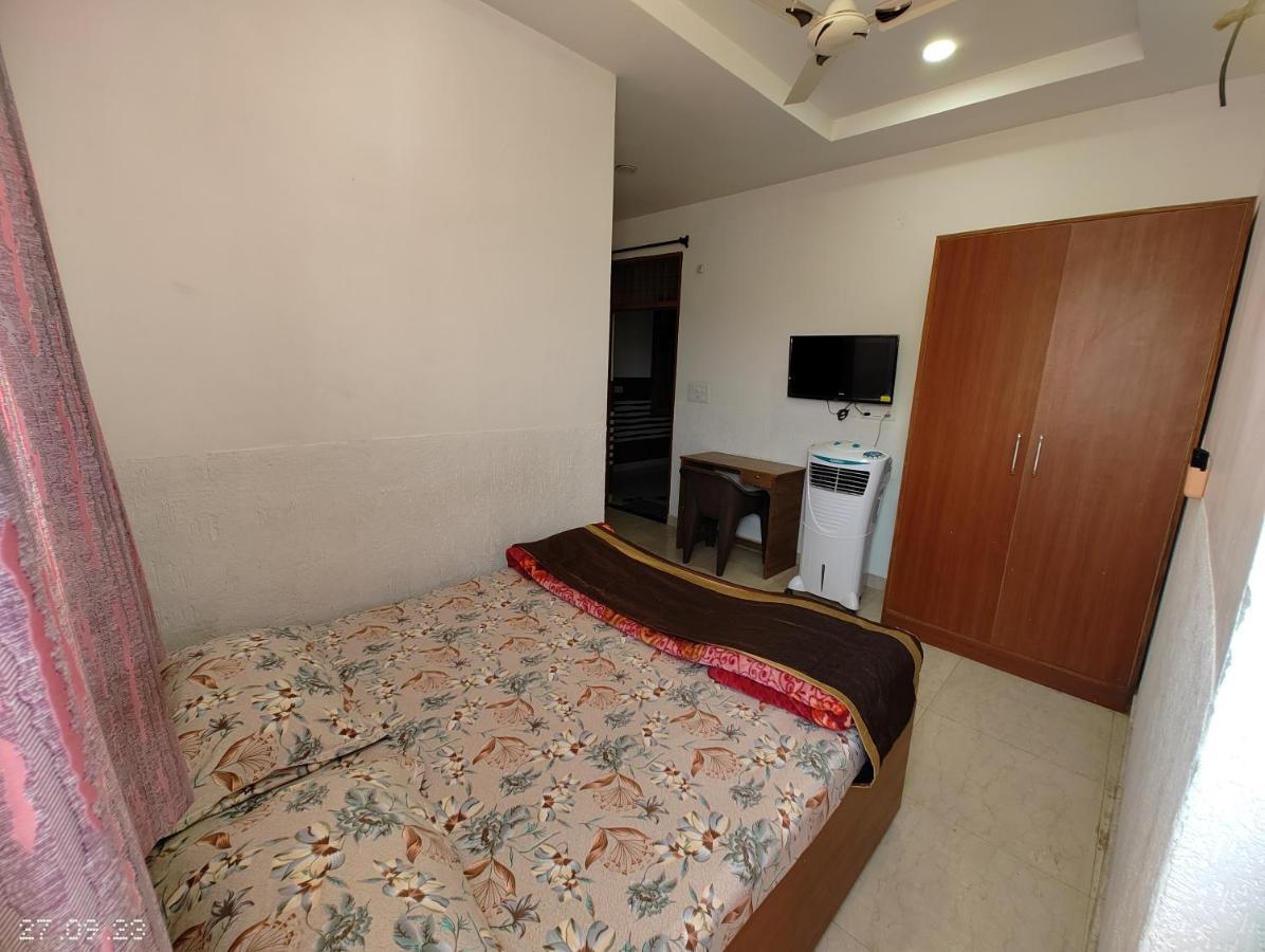 Hotel Yolo- Chandīgarh 外观 照片