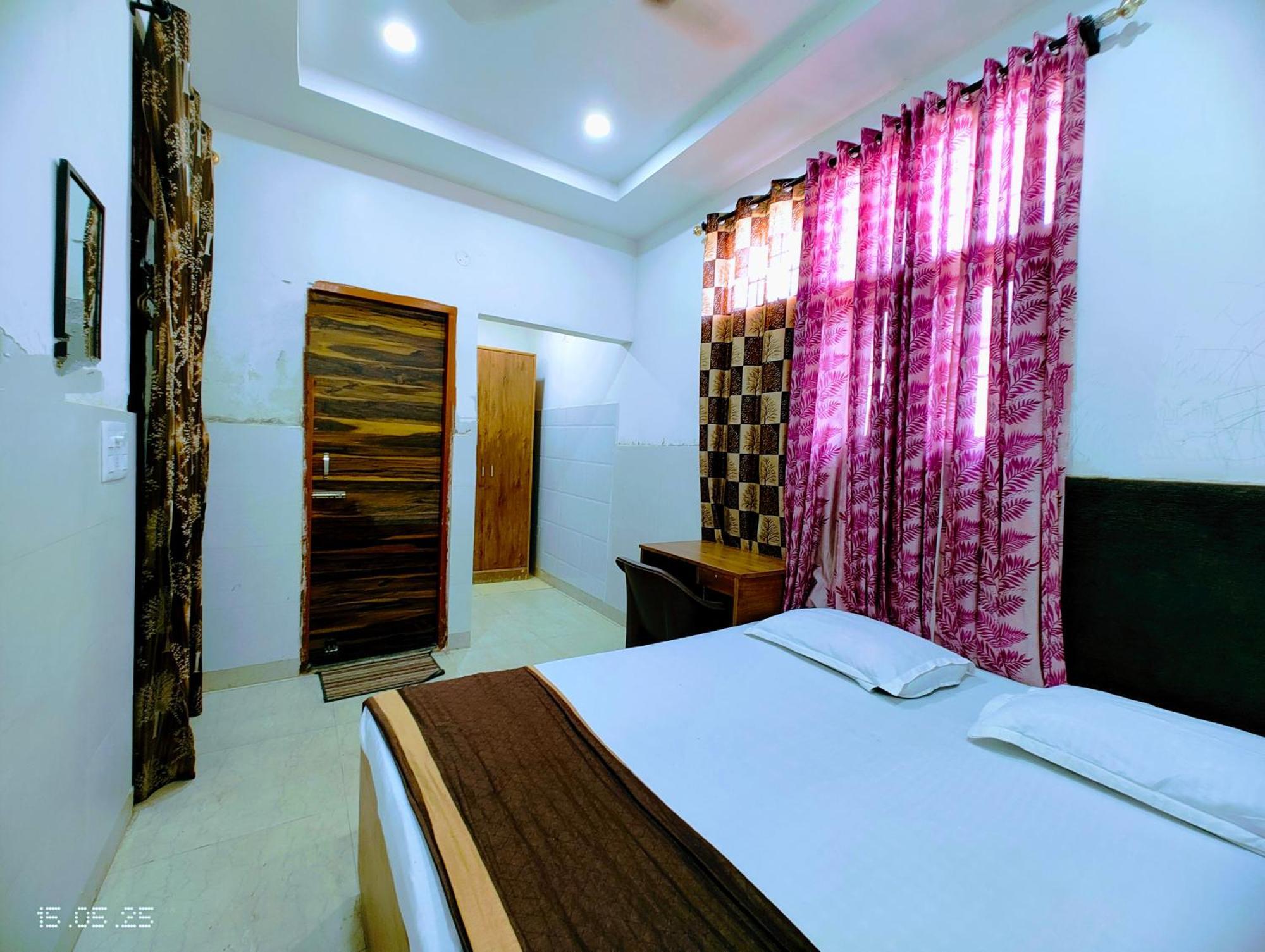Hotel Yolo- Chandīgarh 外观 照片